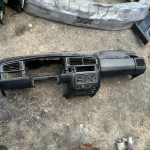 Volkswagen Golf 3 ön göğüs
