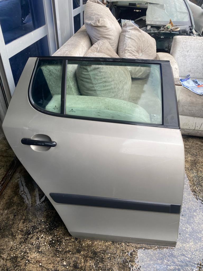 SKODA Fabia sol arka kapı SKODA Fabia sol arka kapı