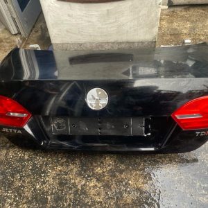 VOLKSWAGEN Jetta bagaj kapağı