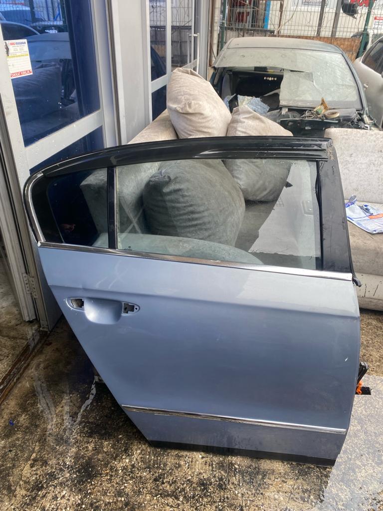 VOLKSWAGEN Passat b6 sağ arka kapı VOLKSWAGEN Passat b6 sağ arka kapı
