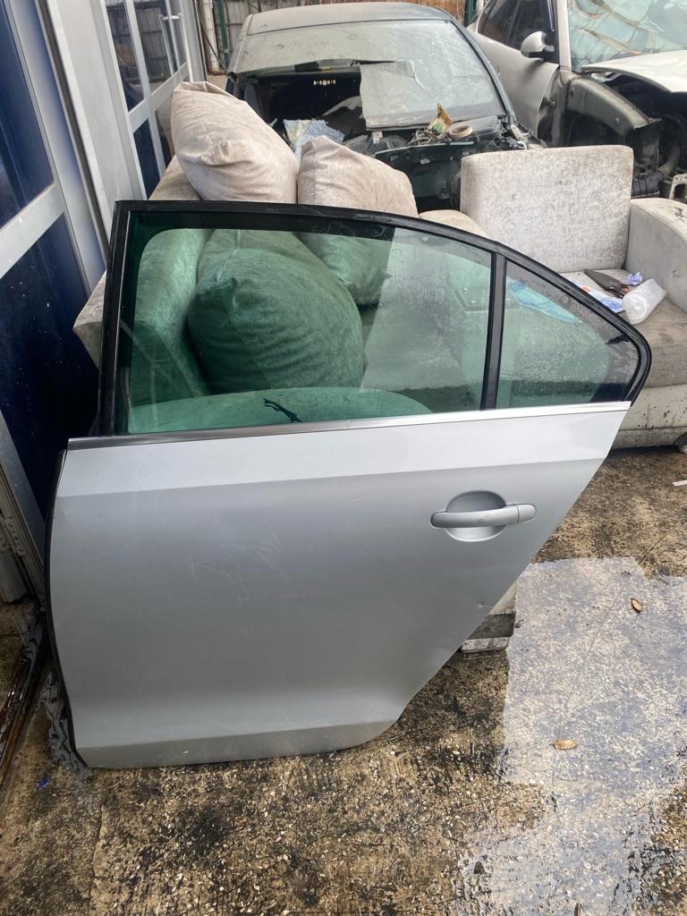 VOLKSWAGEN Jetta sol arka kapı VOLKSWAGEN Jetta sol arka kapı