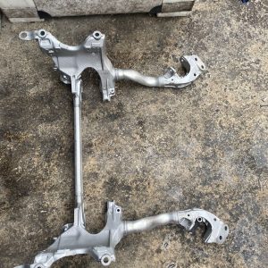 Audi A4 2012-2016 arası motor alt Traversi