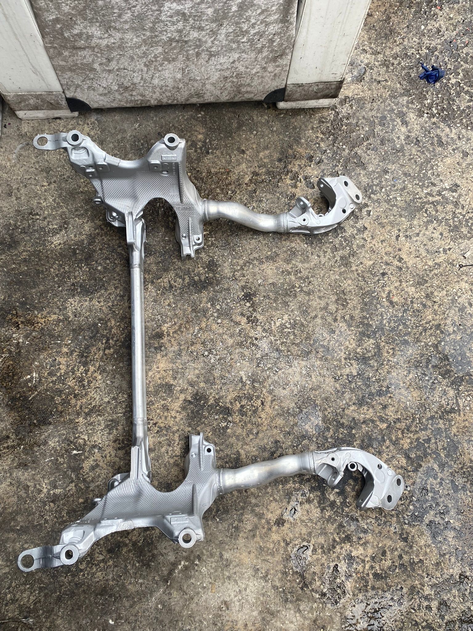 Audi A4 2012-2016 arası motor alt Traversi Audi A4 2012-2016 arası motor alt Traversi